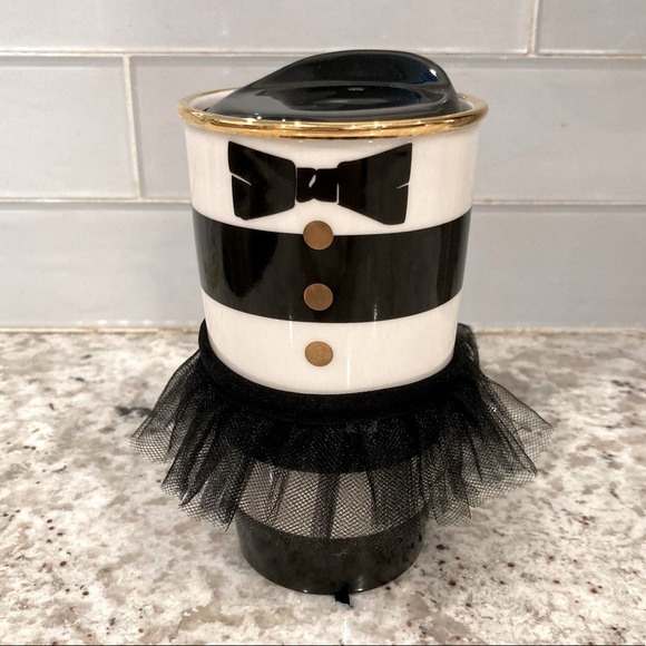 ✨rare✨ starbucks collectible tuxedo tumbler